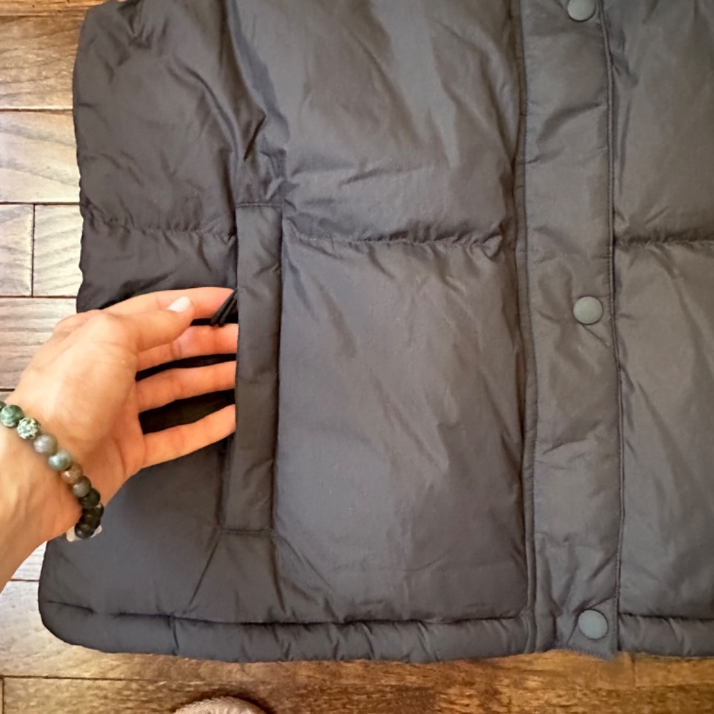 prAna NWT Hellebore Down Vest Charcoal Medium W1320224 - Picture 5 of 16